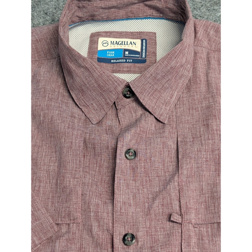 Magellan Outdoors Men's Medium Fish Gear Shirt Relaxed Fit "Aransas Pass" Plum - Picture 2 of 12